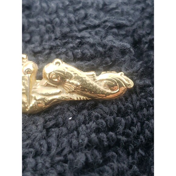 Vintage US Navy Submarine Warfare Insignia Dolphins Pin Gold Tone USN 1960s Tie - Picture 4 of 13